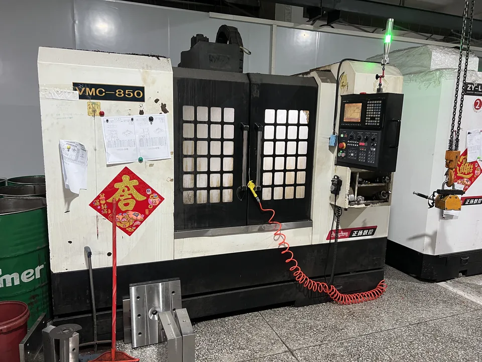 CNC machining area at Dashan Precision